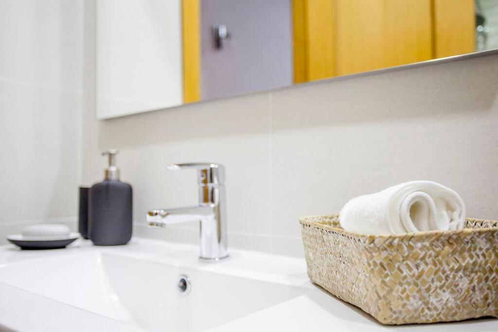 발렌시아 Precioso Piso Moderno: Terraza, A/C, Netflix, Wifi 아파트 외부 사진